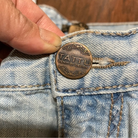 TATTU DENIM BY DESIGN lightly distressed Jeans boyfriend fit Size 32 GUC Y2K 90s - Picture 6 of 14